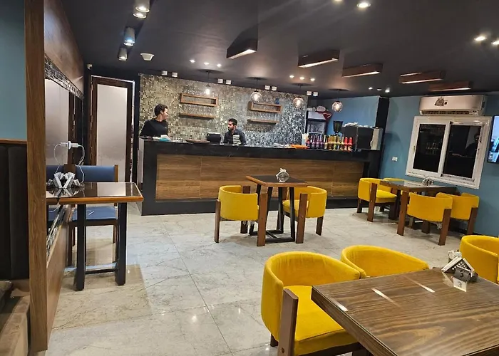 Royal Garden Hotel & Restaurant